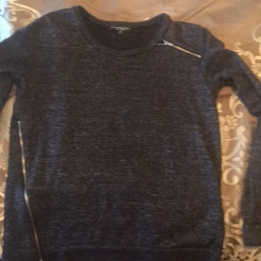 Women’s black and white marbles xs sweater
